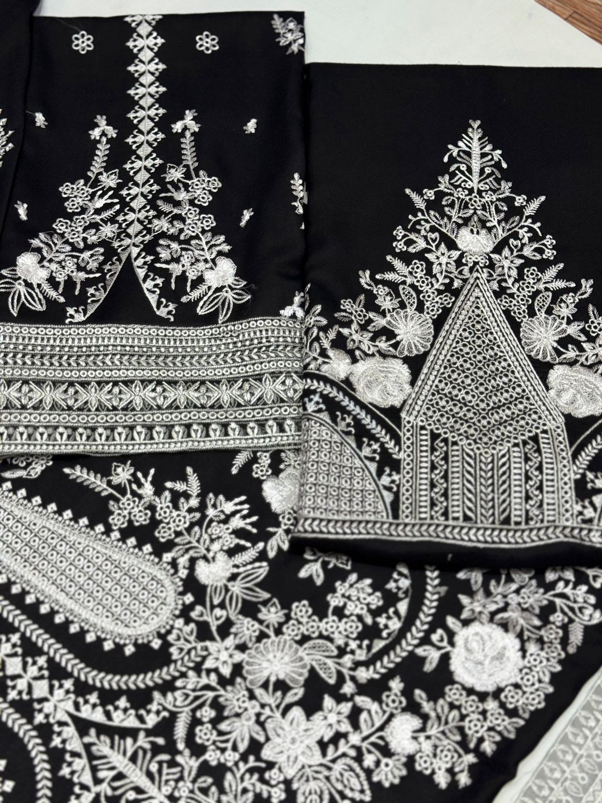 PREMIUM EMBROIDERY 3PC